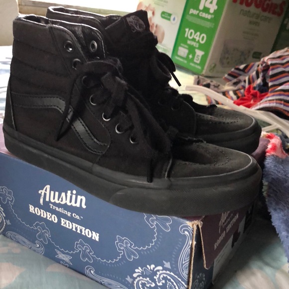 Vans - Picture 2 of 2